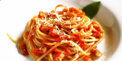 Spaghetti-all’amatriciana-saturdaykitchenrecipes.jpg