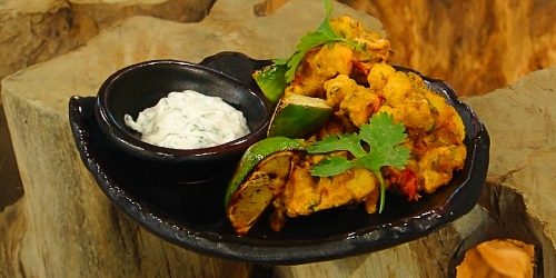 Spicy-chickpea-and-potato-pakoras-with-lime-and-mint-dip.jpg