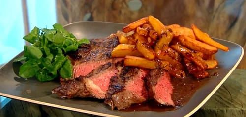 Steak-triple-cooked-chips-and-Bordelaise-sauce-saturdaykitchenrecipes.com_.jpg