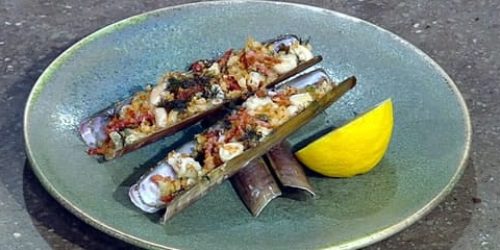 Steamed-razor-clams-with-bacon-and-chilli.jpg