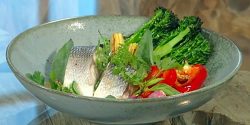 Steamed-sea-bass-red-curry-sauce-saturdaykitchenrecipes.jpg