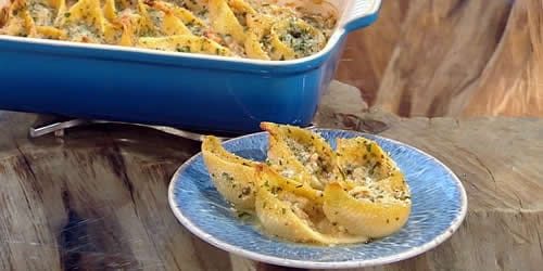 Stuffed-pasta-with-brown-shrimps-crab-and-mussels.jpg