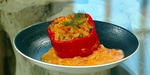 Stuffed-peppers-in-a-creamy-tomato-sauce.jpg