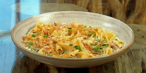 Tagliatelle-with-peas-guanciale-mascarpone-and-summer-herbs.jpg