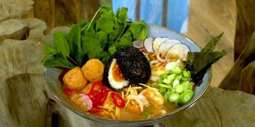 Tiger-prawn-noodle-broth-with-prawn-balls.jpg