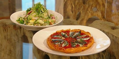 Tomato-and-sardine-crostata-with-courgette-salad.jpg