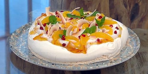 Vegan-pavlova-with-marmalade-whisky-and-coconut.jpg