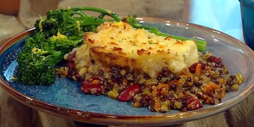 Vegan-shepherds-pie-with-lemon-and-garlic-Tenderstem-broccoli.jpg