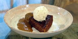 Vegan-sticky-toffee-pudding-1.jpg