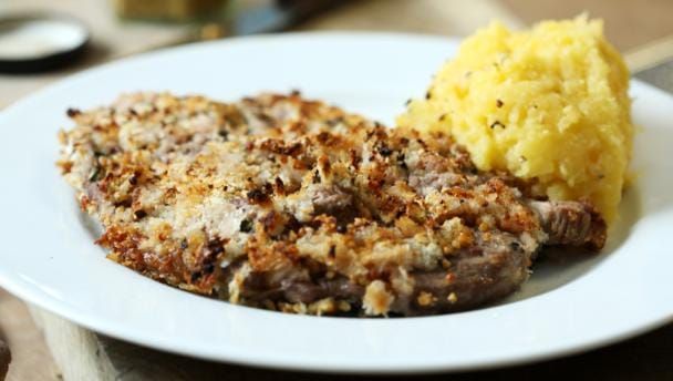 crumbed_lamb_steak_with_16757_16x9.jpg