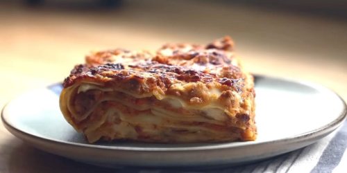 slice-of-lasagne-on-a-plate-1-1024x512.jpg